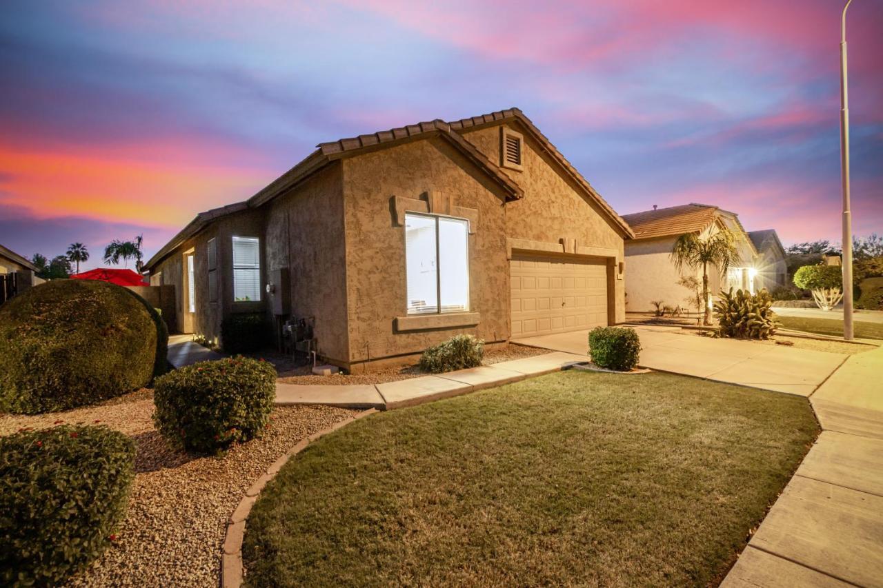 Awesome Chandler Home With Heated Pool! Home Exterior photo