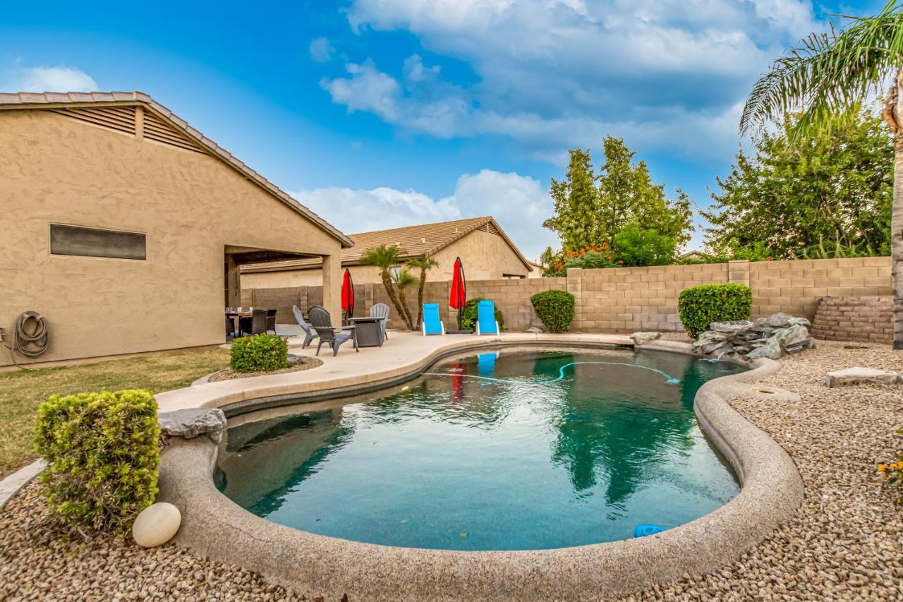 Awesome Chandler Home With Heated Pool! Home Exterior photo